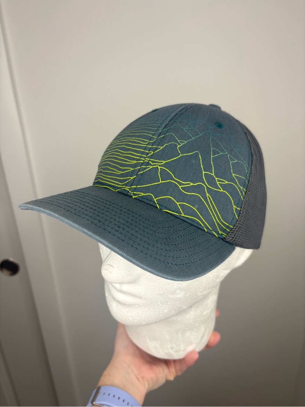 Columbia Mountain Silhouette Mesh Back Cap